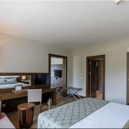 Ma Biche By Werde 5*